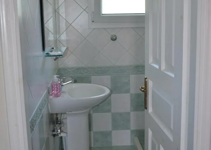 Odysseia And نِكيانا