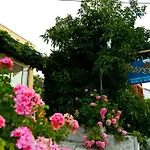Odysseia And Guest house 3*