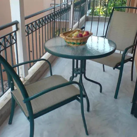 Odysseia Beachside Πανσιόν