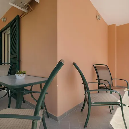 Odysseia Beachside Πανσιόν 3*
