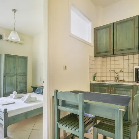 Odysseia Beachside Πανσιόν