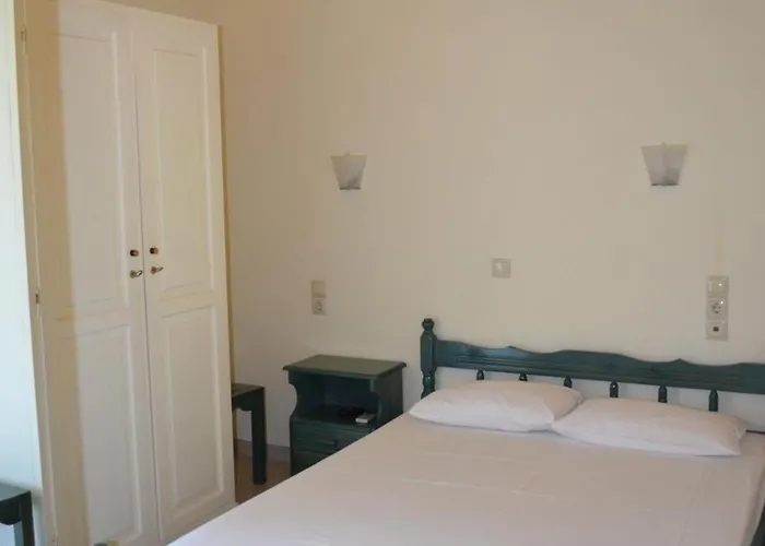 Odysseia And Guest house 3*